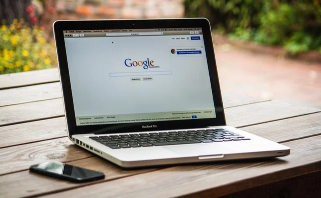Essential Tools and Resources For Travel Bloggers