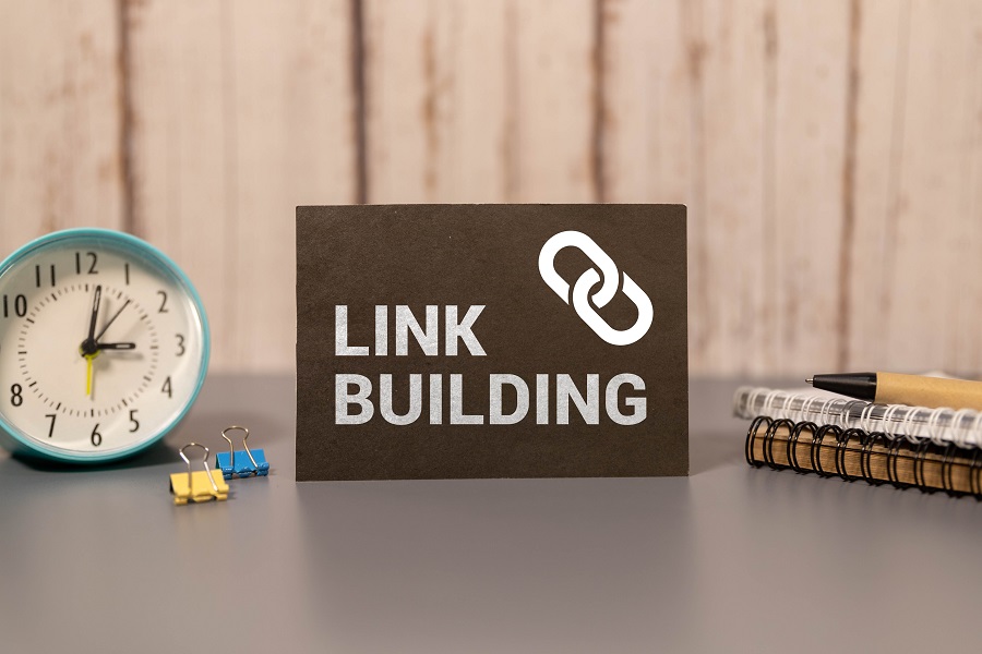 Common Mistakes When Analyzing Link Building Metrics